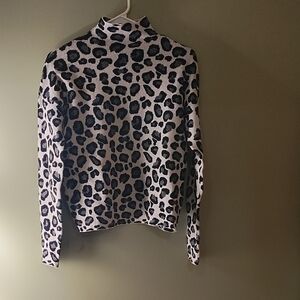 Tahari Black and White Knit Top